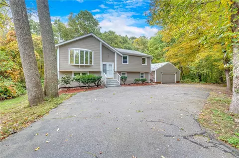 606 Hartford Pike, Scituate, RI 02857