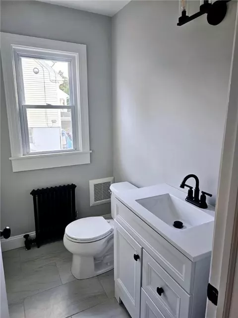 Bath - 9 Haswell St, Westerly, RI 02891 photo 1 of 2