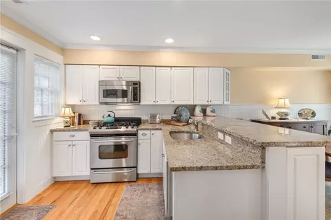 Kitchen - 412 Corey Ln, Middletown, RI 02842 photo 2 of 3