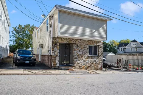 7 Prospect Hill Ave, West Warwick, RI 02893