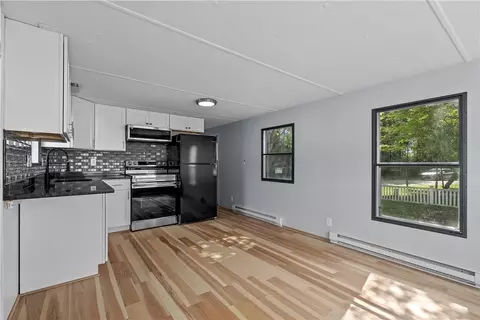 849 Forest Park Ave, Middletown, RI 02842