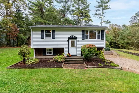 2 Ledoux Dr, Richmond, RI 02832