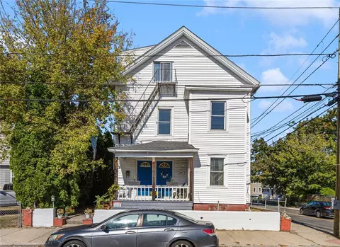 129 Hendrick St, Providence, RI 02908