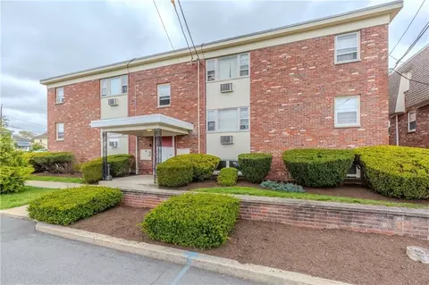 5 Cynthia Dr #13, North Providence, RI 02911