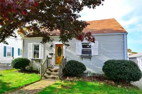 9 Hunter Ave, Johnston, RI 02919