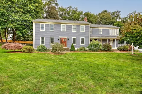 24 Sullivan Ln, Bristol, RI 02809