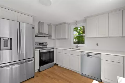 56 Kingsford Ave, East Providence, RI 02915