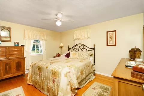 Bedroom - 16 Cahir Ct, Warwick, RI 02889 photo 3 of 5