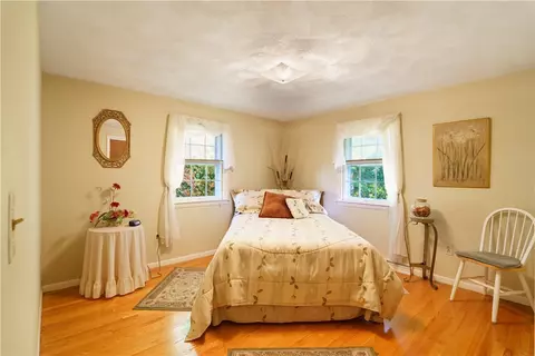 Bedroom - 16 Cahir Ct, Warwick, RI 02889 photo 1 of 5