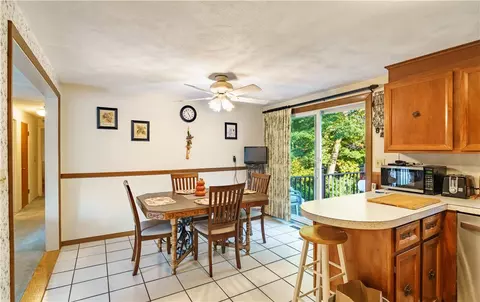 Dining - 16 Cahir Ct, Warwick, RI 02889 photo 1 of 1