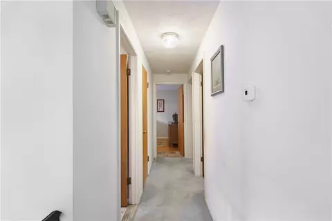 Entry Way - 16 Cahir Ct, Warwick, RI 02889 photo 3 of 5