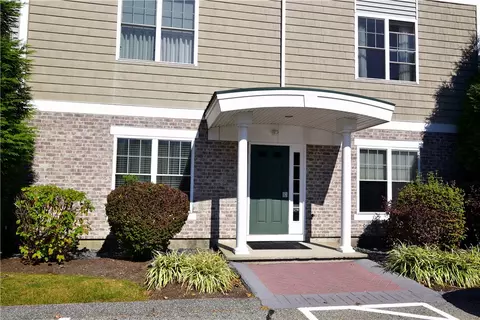 200 Roger Williams Ave #107, Rumford, RI 02916