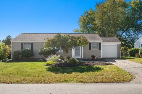 24 Winthrop St, East Providence, RI 02915