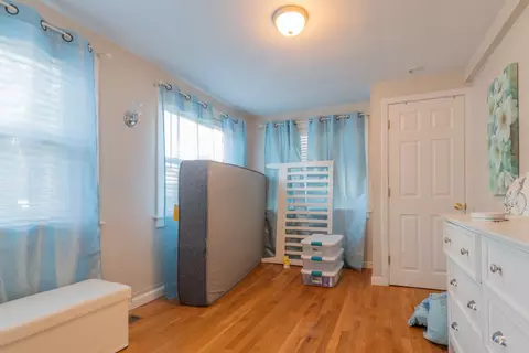 Bedroom - 88 Lee Ave, Warwick, RI 02889 photo 4 of 5