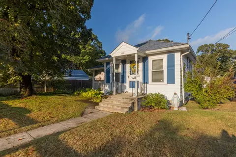 88 Lee Ave, Warwick, RI 02889