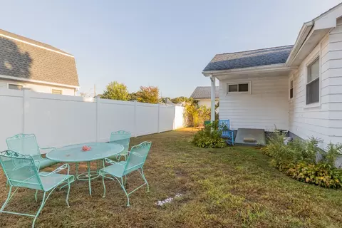 Exterior - 88 Lee Ave, Warwick, RI 02889 photo 5 of 9