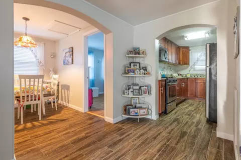 Entry Way - 88 Lee Ave, Warwick, RI 02889 photo 1 of 2