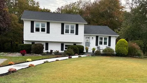 13 Fields View Rd, Westerly, RI 02808