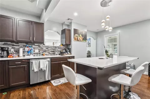 997 Park Ave, Woonsocket, RI 02895 photo 5