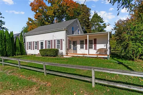 1539 Hope Rd, Cranston, RI 02831
