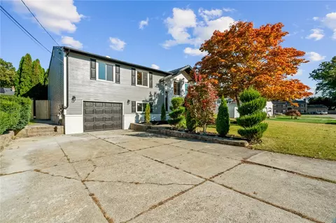 19 Freedom Ct, Johnston, RI 02919