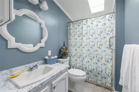 Bath - 26 Sandra Cir, Coventry, RI 02816 photo 1 of 3