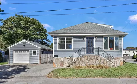 48 Central Ave, Warren, RI 02885