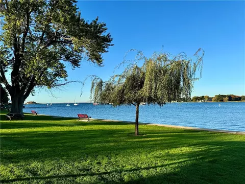 View/Area - 48 Central Ave, Warren, RI 02885 photo 2 of 5