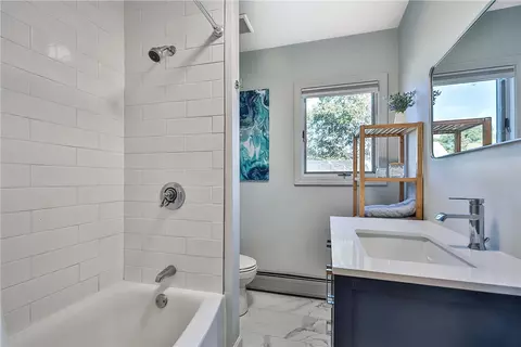 Bath - 48 Central Ave, Warren, RI 02885 photo 1 of 3