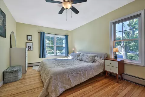 Bedroom - 48 Central Ave, Warren, RI 02885 photo 1 of 4