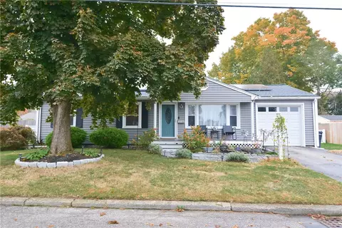 27 Primrose Dr, East Providence, RI 02915