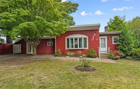 20 King Philip Trl, East Greenwich, RI 02818