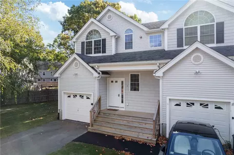 30 Water St #4, Attleboro, MA 02703