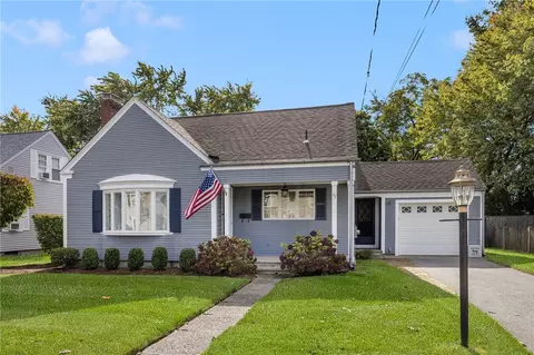 11 Little St, Rumford, RI 02916