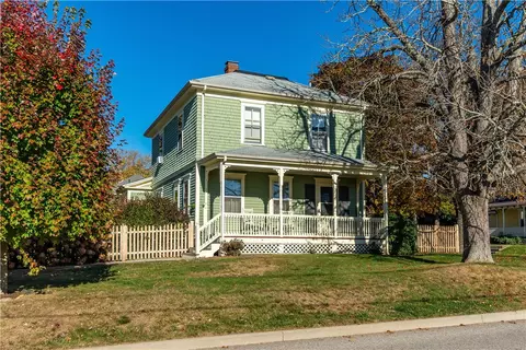 96 Friendship St, East Greenwich, RI 02818