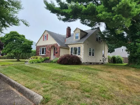 30 Daggett Ave, Pawtucket, RI 02861