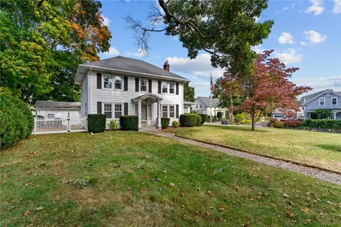 Exterior - 3181 Post Rd, Warwick, RI 02886 photo 3 of 11
