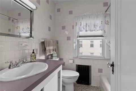 Bath - 3181 Post Rd, Warwick, RI 02886 photo 2 of 3