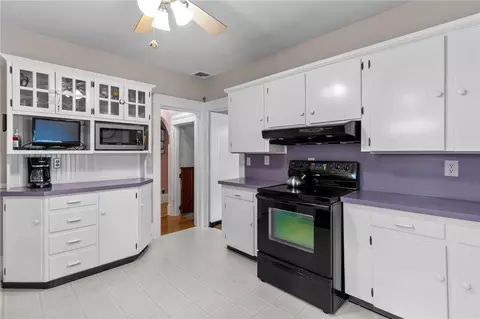 Kitchen - 3181 Post Rd, Warwick, RI 02886 photo 3 of 4