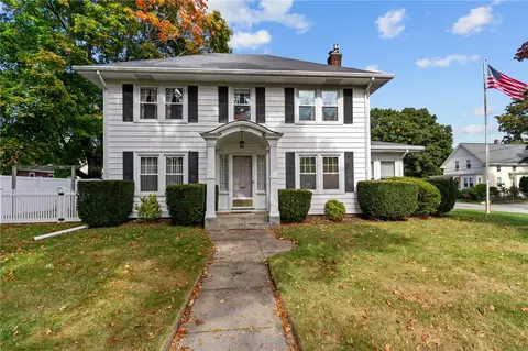 3181 Post Rd, Warwick, RI 02886