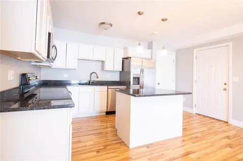 9 Gray Coach Ln #905, Cranston, RI 02921