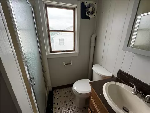Bath - 119 Model Ave, Warwick, RI 02889 photo 2 of 2