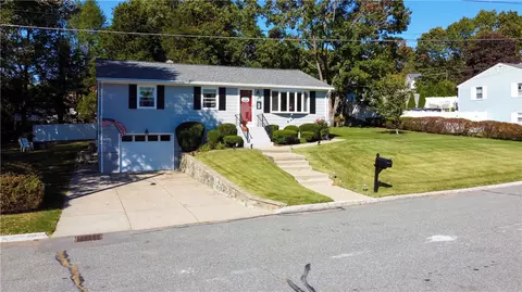 3 Mulberry Ln, Lincoln, RI 02865