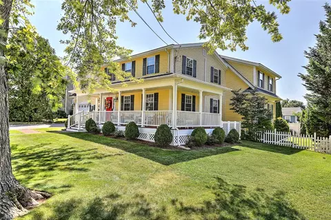 Exterior - 18 Taddy Ave, Warren, RI 02885 photo 2 of 11