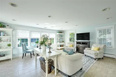 Living - 18 Taddy Ave, Warren, RI 02885 photo 3 of 4