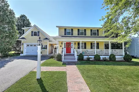18 Taddy Ave, Warren, RI 02885