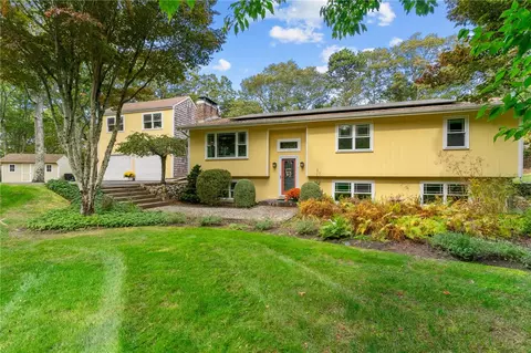 325 Gravelly Hill Rd, South Kingstown, RI 02879