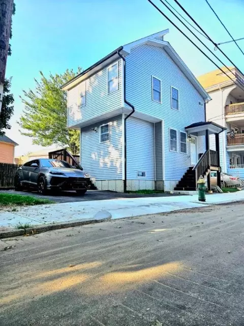 40 Daboll St, Providence, RI 02907