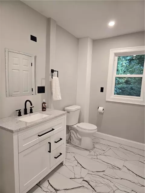 Bath - 92 First Rd, Glocester, RI 02814 photo 1 of 3