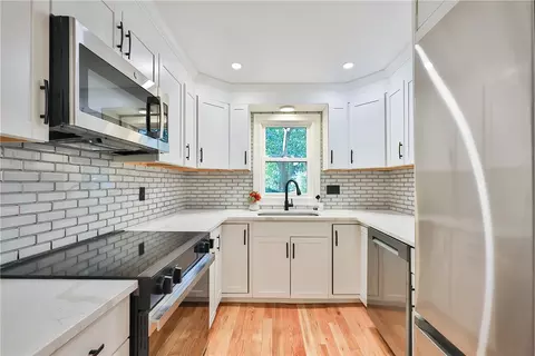 Kitchen - 92 First Rd, Glocester, RI 02814 photo 3 of 4